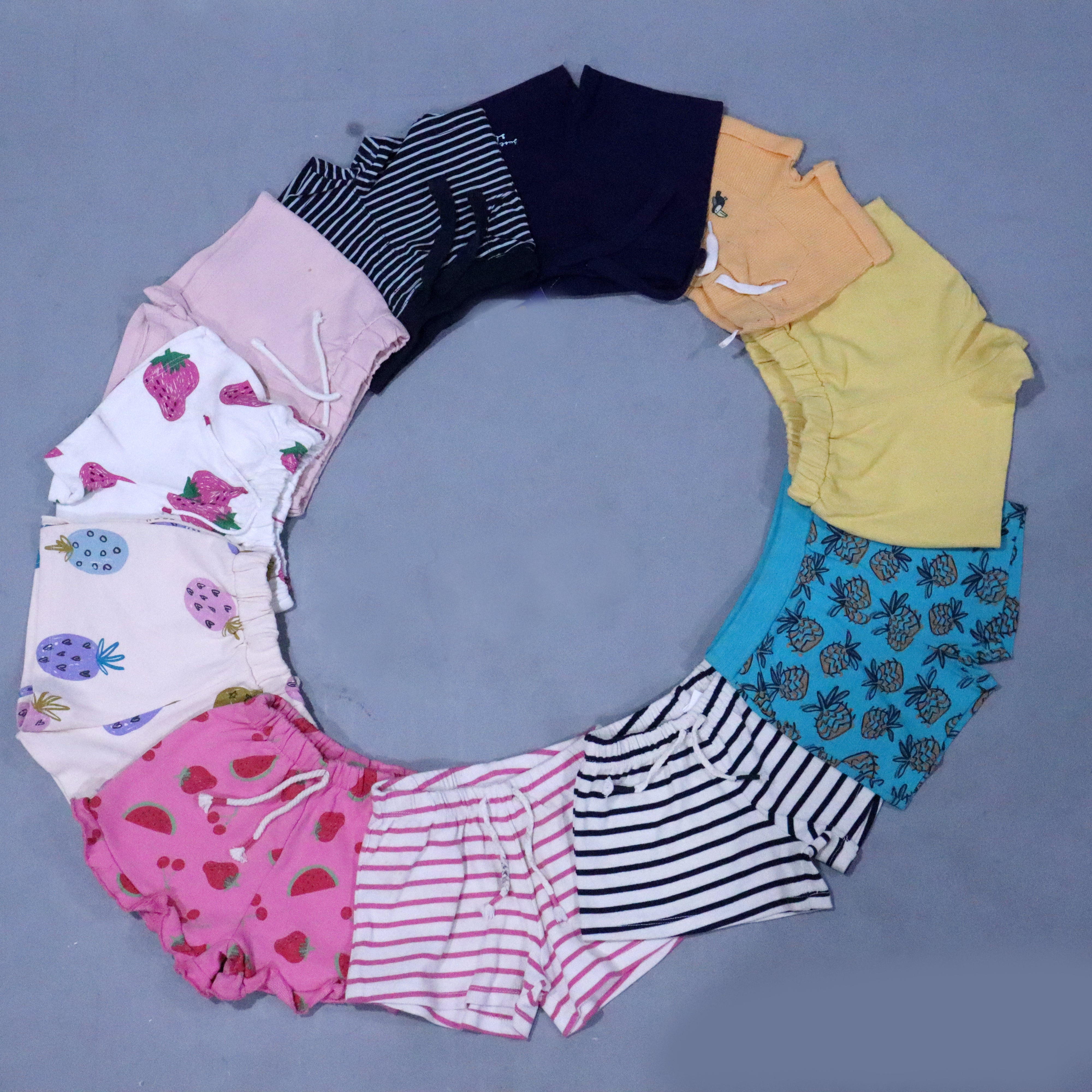 PACK OF 2 SUMMER SHORTS ( MINOR DEFECTED )