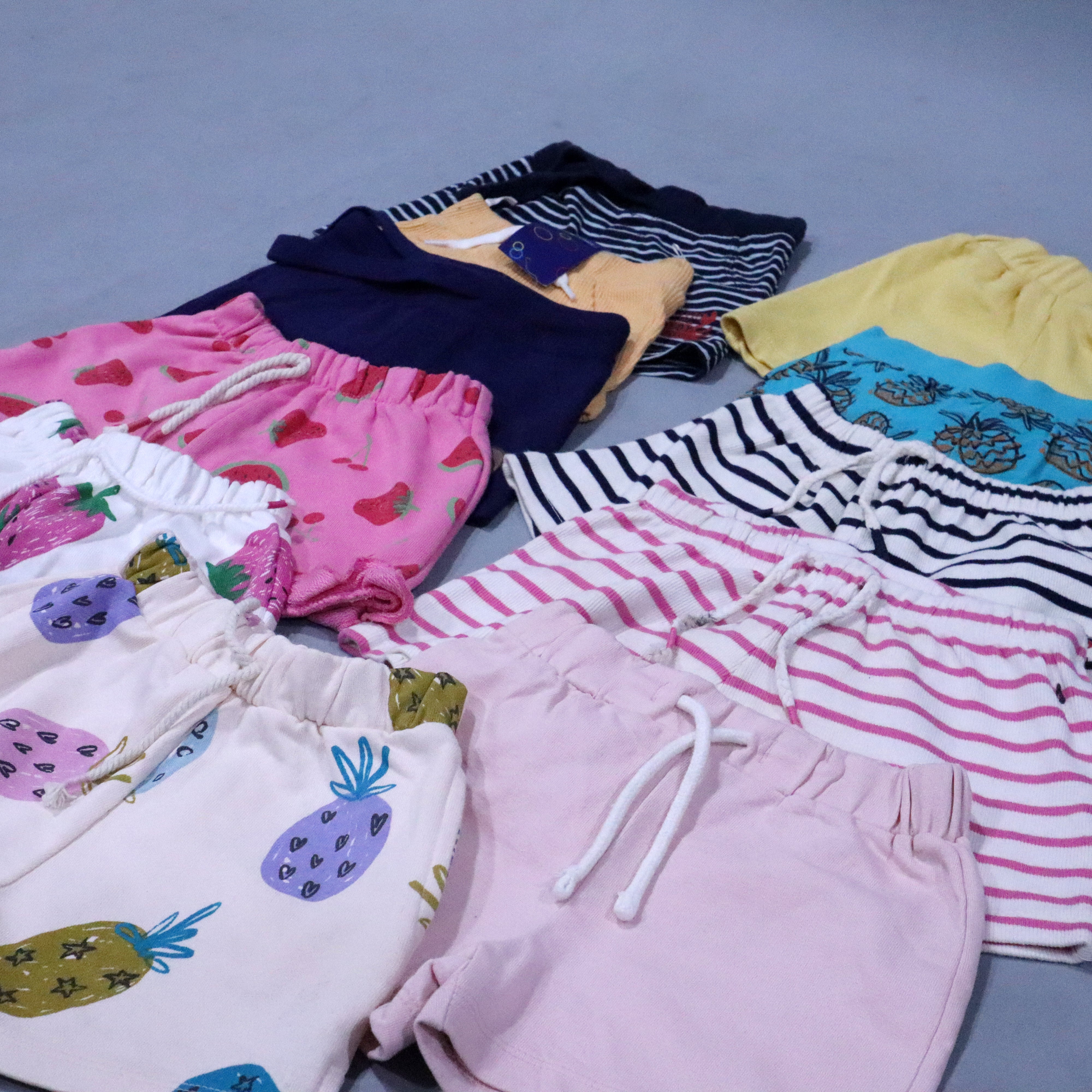 PACK OF 2 SUMMER SHORTS ( MINOR DEFECTED )