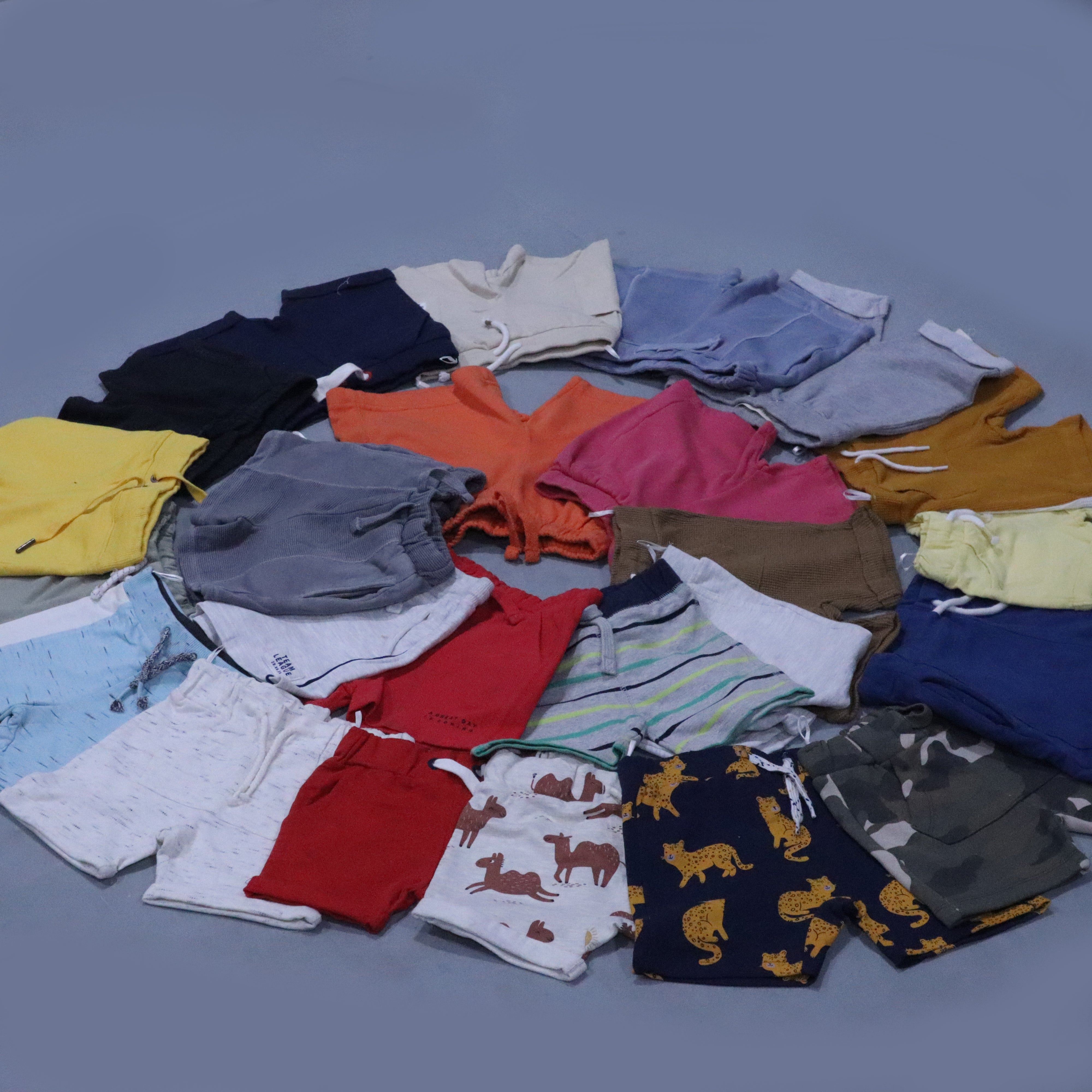 PACK OF 2 SUMMER SHORTS ( MINOR DEFECTED )