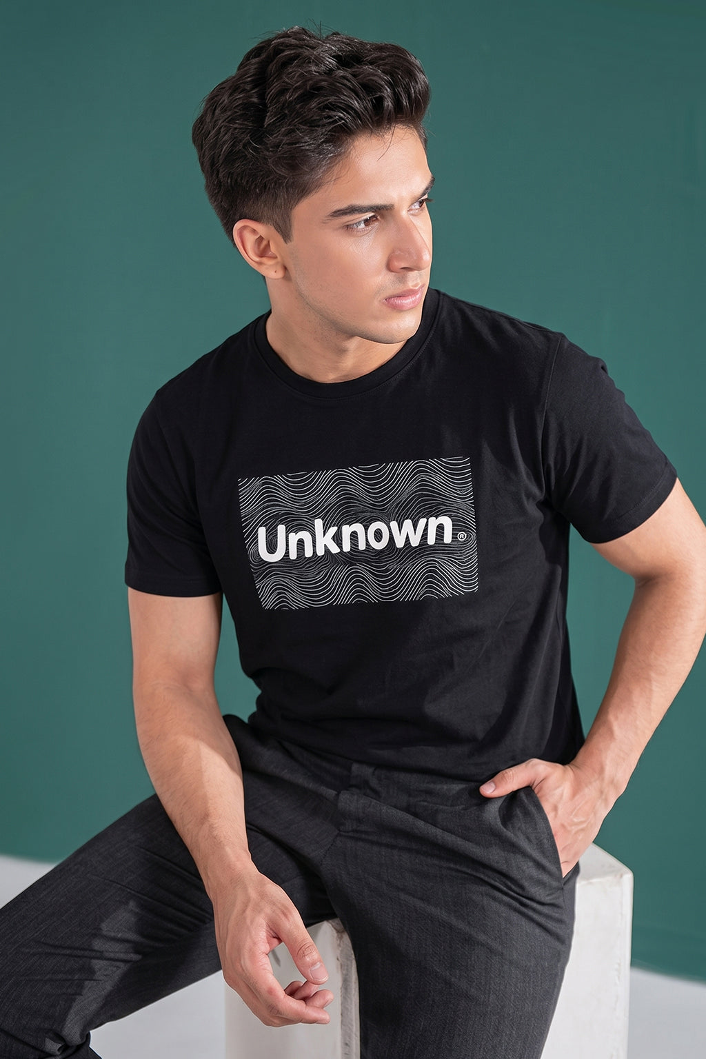 BLACK "UNKNOWN" PRINT T-SHIRT FOR MEN