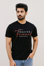 Load image into Gallery viewer, BLACK &quot;MOVING FORWARD&quot; PRINT T-SHIRT FOR MEN
