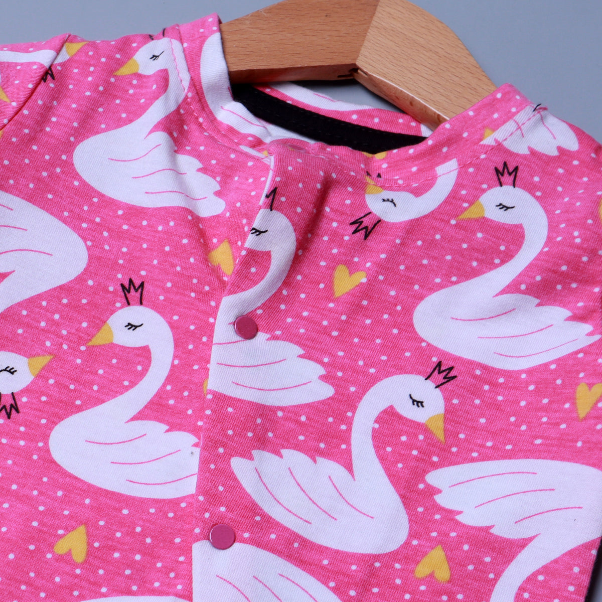 BLUSH PINK DUCK WITH CROWN PRINT FULL BODY FULL SLEEVES ROMPERS