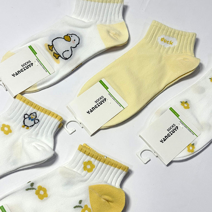 Pack Of 2 Premium Quality Socks For Women Secondary image