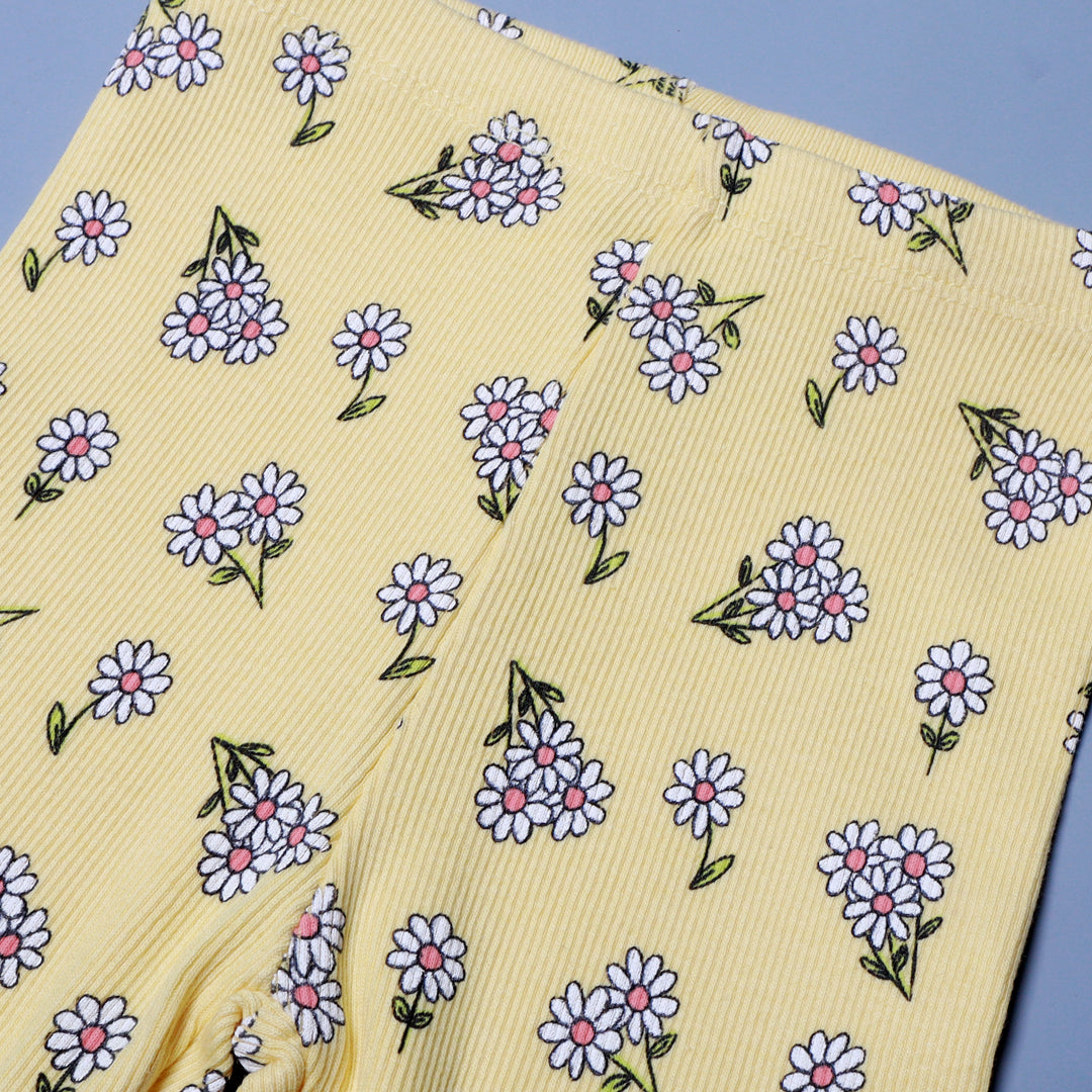 YELLOW FLOWERS PRINT RIBBED FABRIC 3 QUARTER PAJAMA TROUSER Secondary image