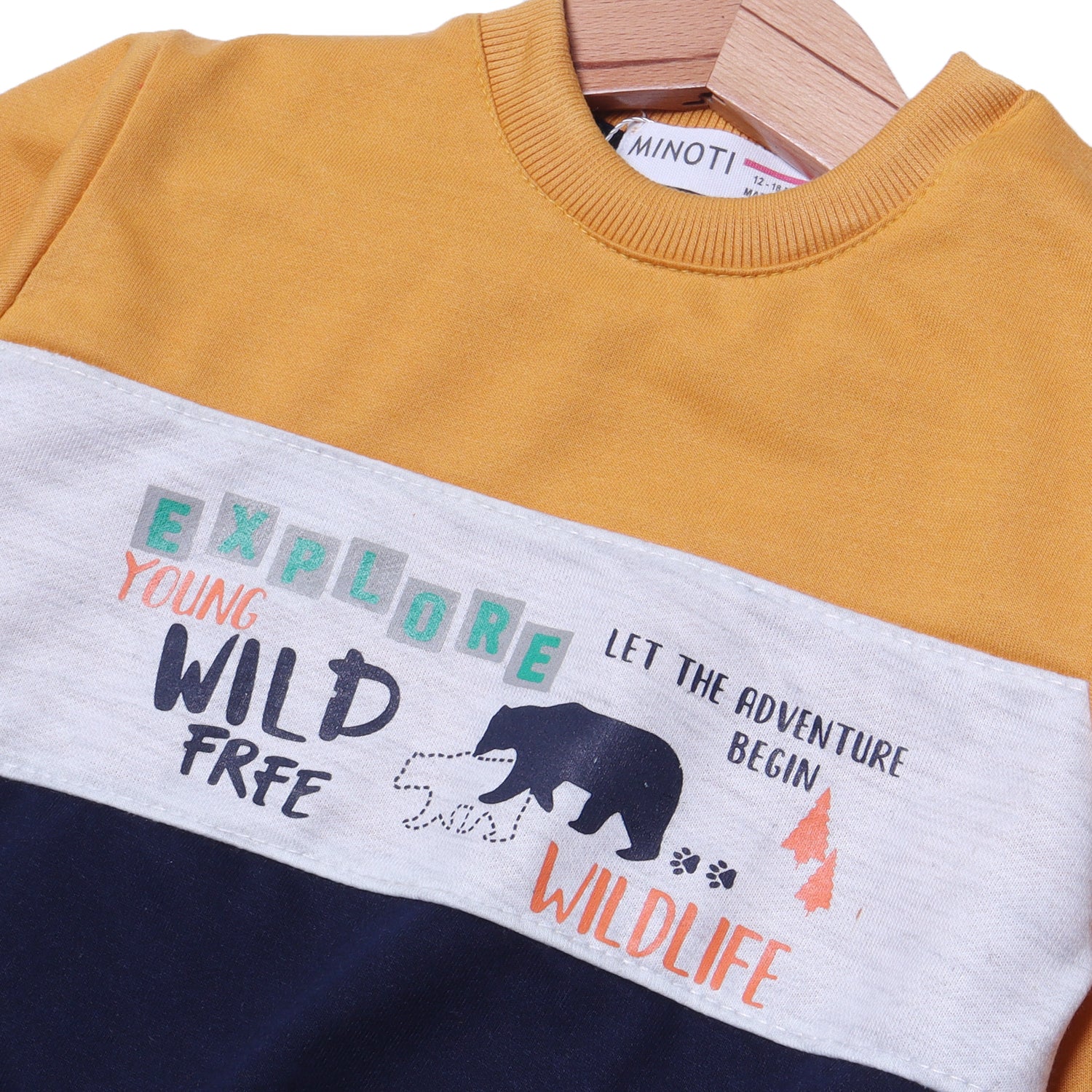 YELLOW & BLUE "YOUNG WILD FREE" PRINTED TERRY FABRIC SWEATSHIRT