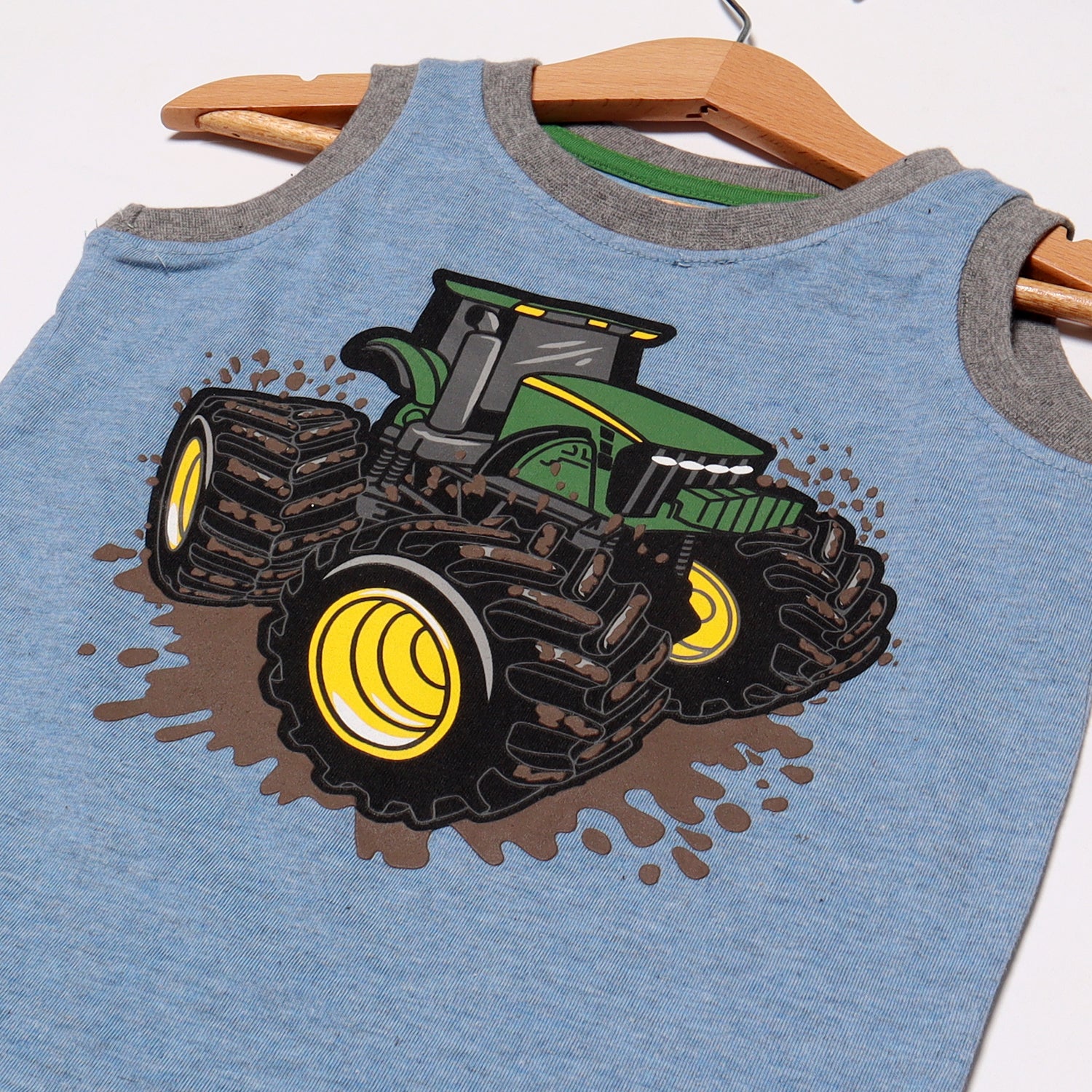 BLUE TRACTOR WITH DIRT PRINTED SANDO FOR BOYS