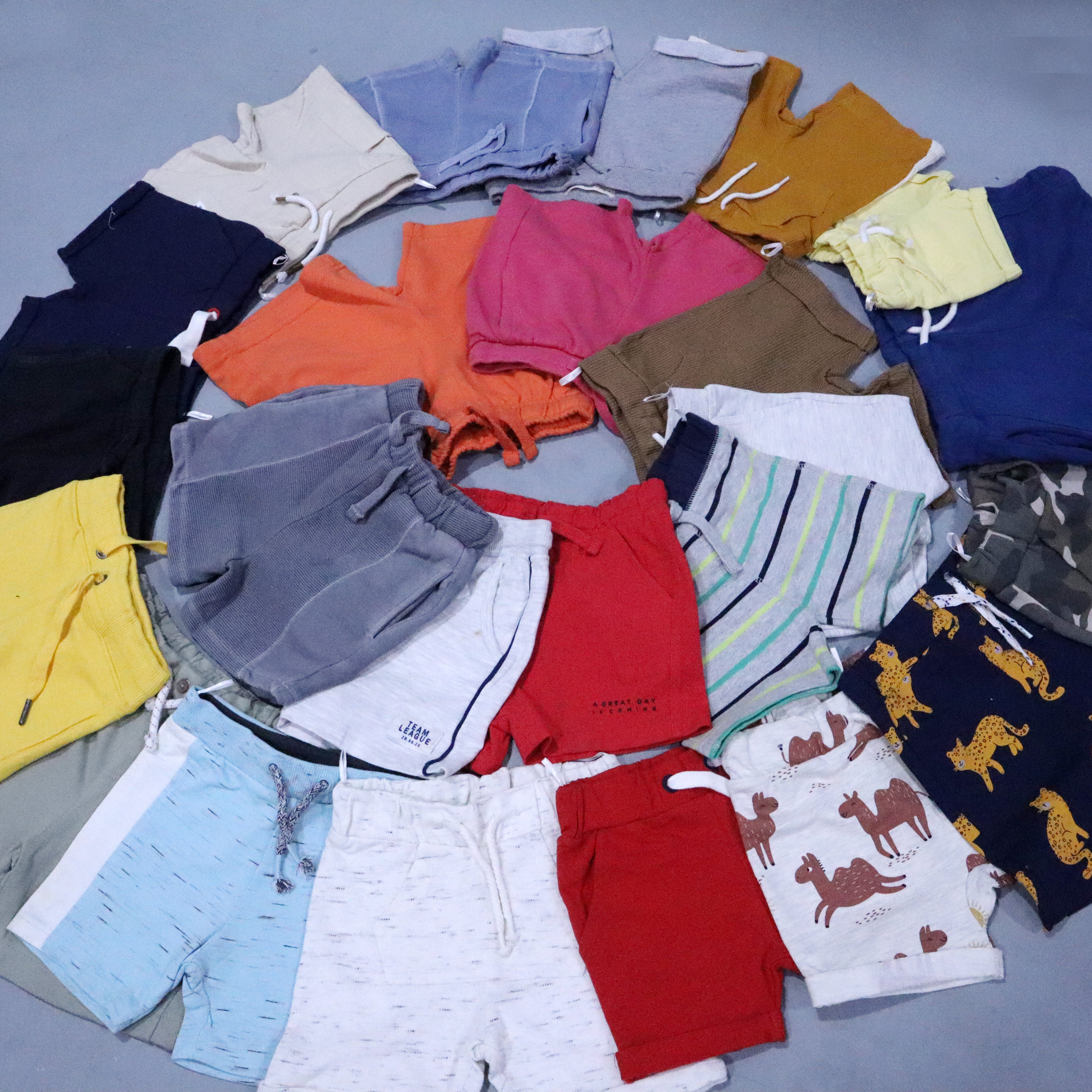 PACK OF 2 SUMMER SHORTS ( MINOR DEFECTED ) Secondary image