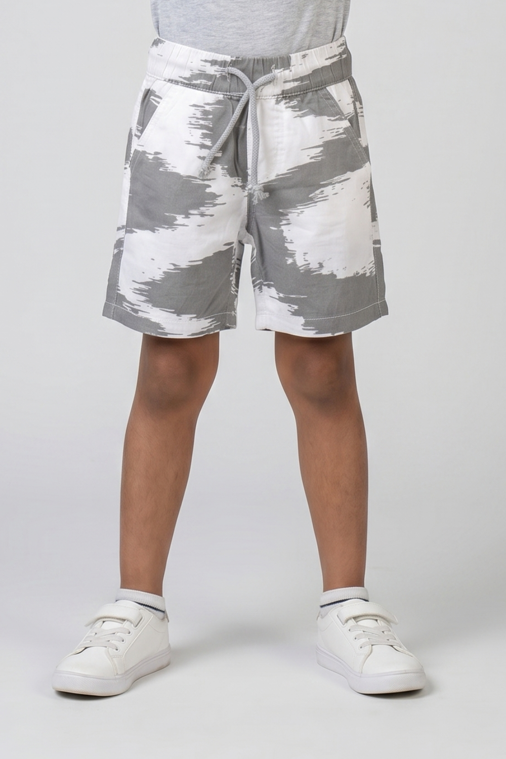 WHITE WITH GREY PATTERN COTTON SHORT FOR BOYS Main image