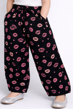 Black Lips Print Plazo Pockets Pajama For Girls