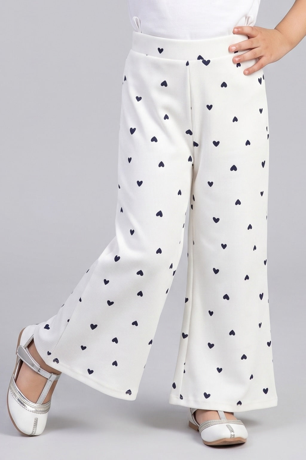 White Hearts Print Ribbed Fabric Flapper