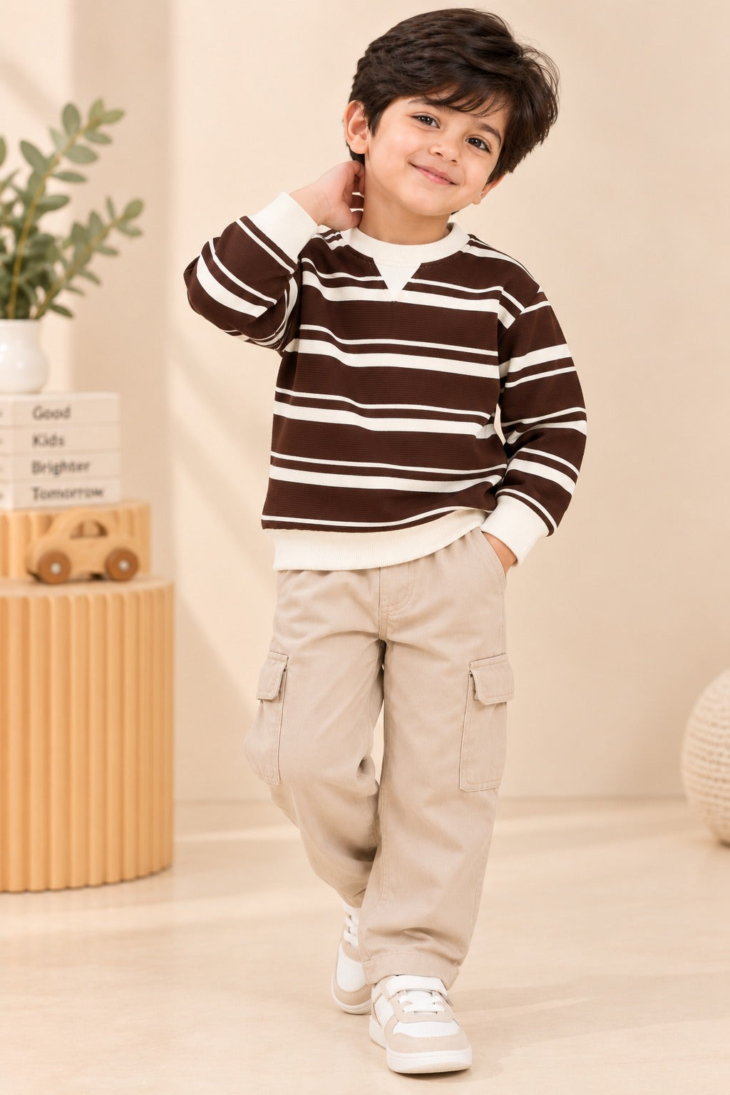 Brown Striper Old Money Sweatshirt Secondary image